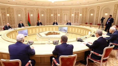 Встреча с губернатором Калужской области России Владиславом Шапшой