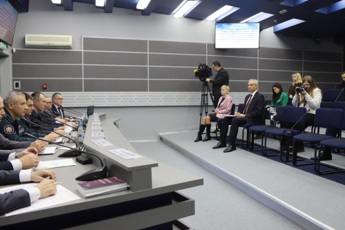 Пресс-конференция: &laquo;Готовность дежурных и экстренных служб министерств и ведомств Республики Беларусь к работе в Новогодние и Рождественские праздники. Работа сферы энергетики, связи, обеспечение общественной безопасности и предупреждение чрезвычайны